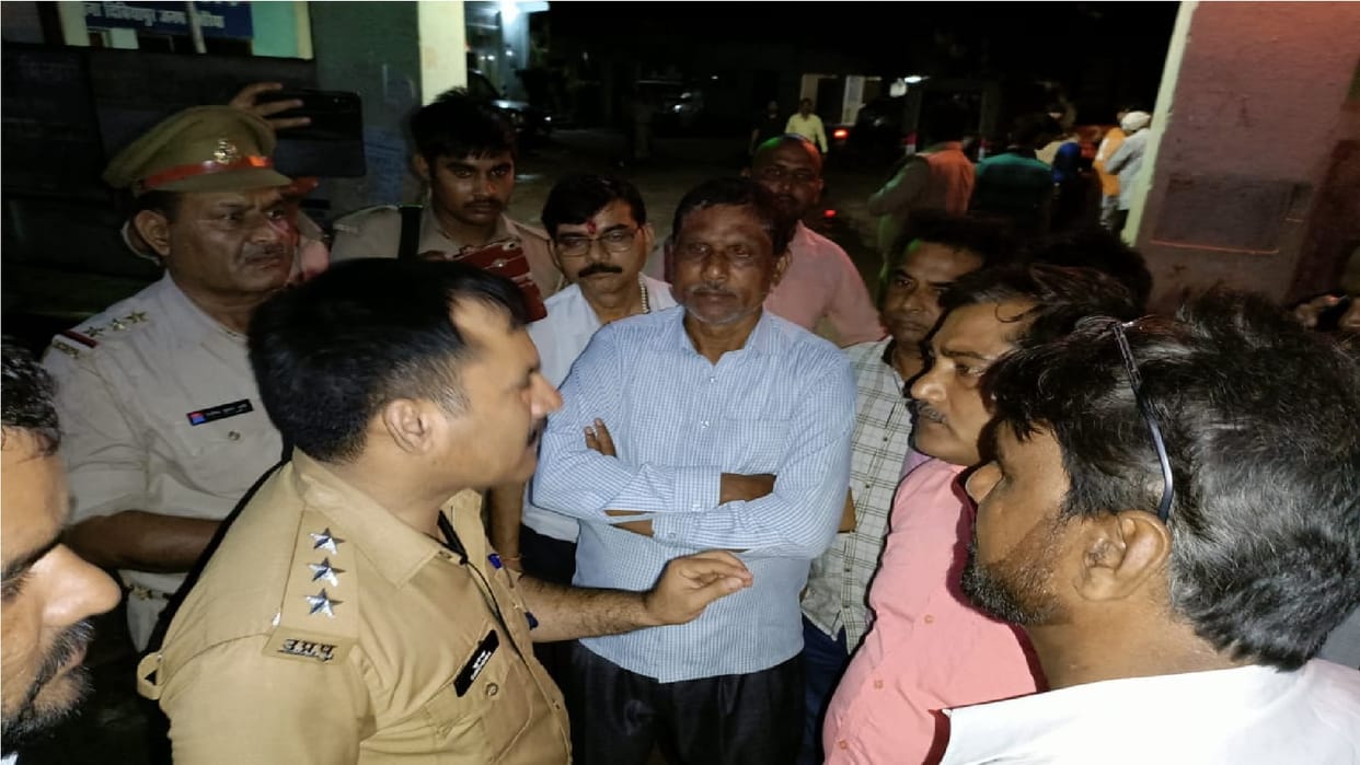 Scuffle between police and ex pradhan