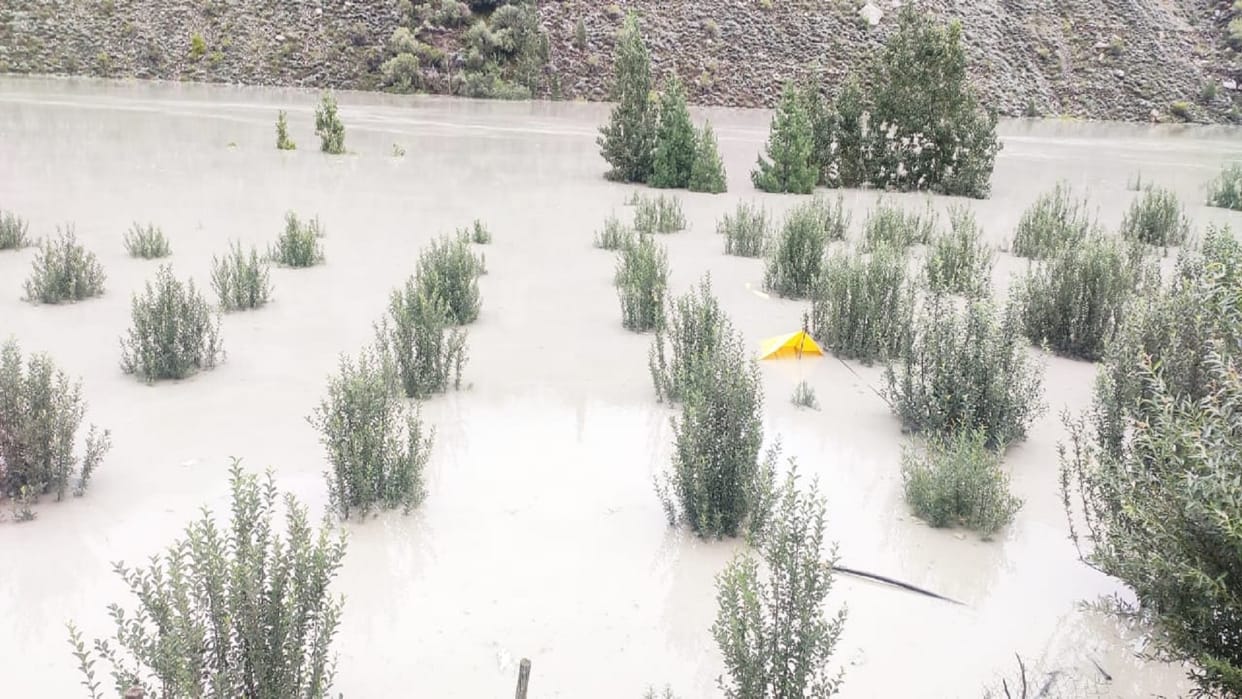 Flood in Jahlma drain of Lahaul Spiti, flow of Chandrabhaga river stopped