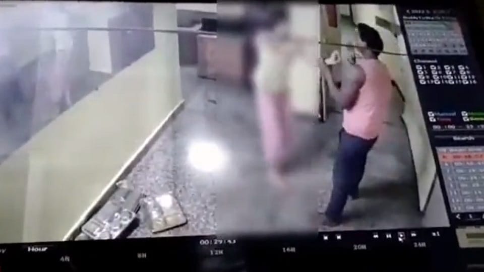DCW chairperson Swati Maliwal raised issue of indecency with girls in hostel in Karol Bagh