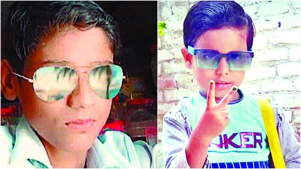 tractor trampled the bike two children died in Etah