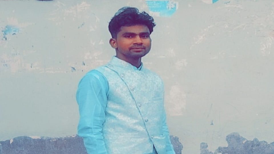 Student going to coaching was hit by unknown vehicle death in Firozabad