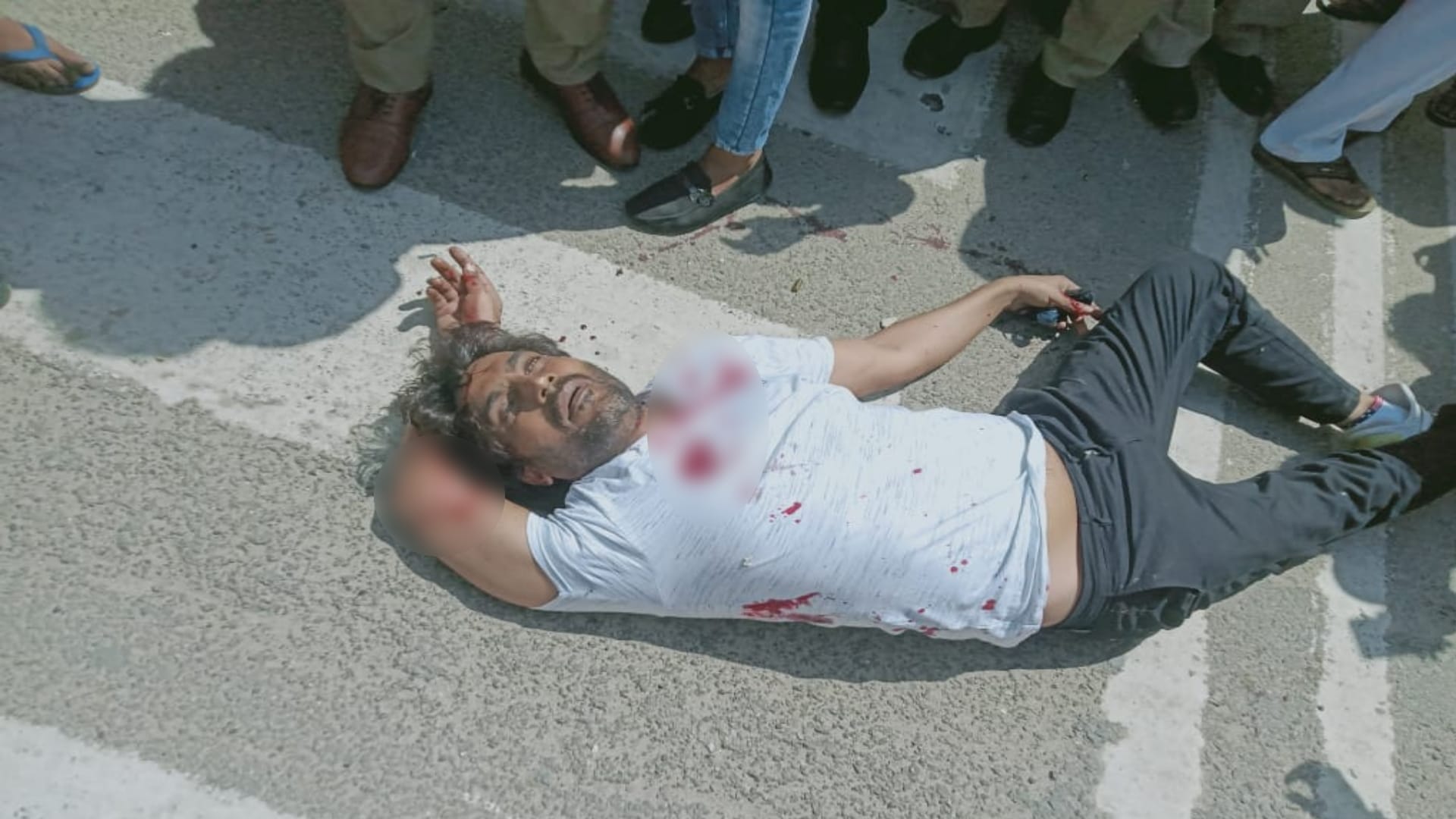 murder of accused who came on production in Hapur district court