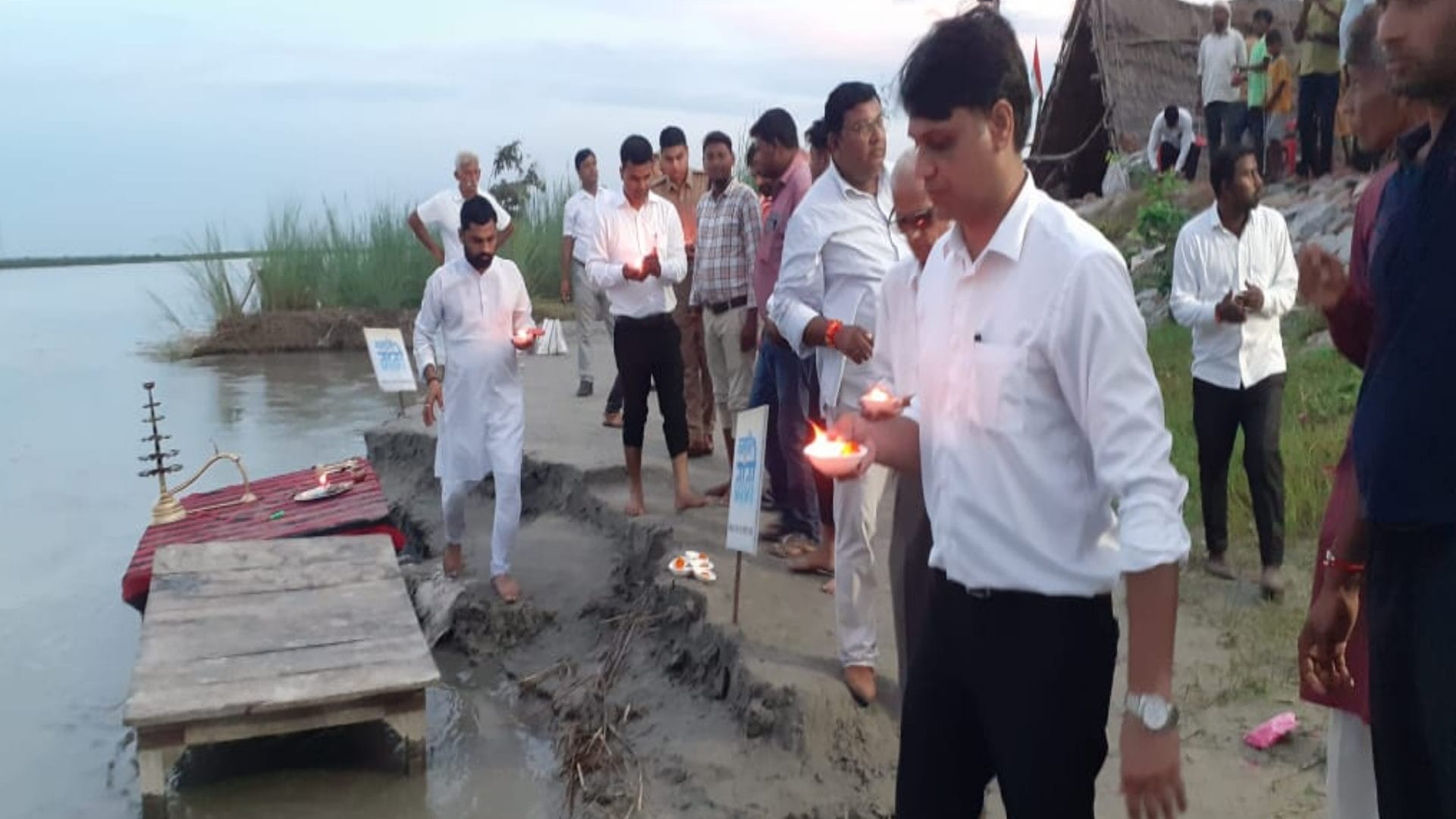 Ganga Maha Aarti started today in the historical city Hastinapur in Meerut