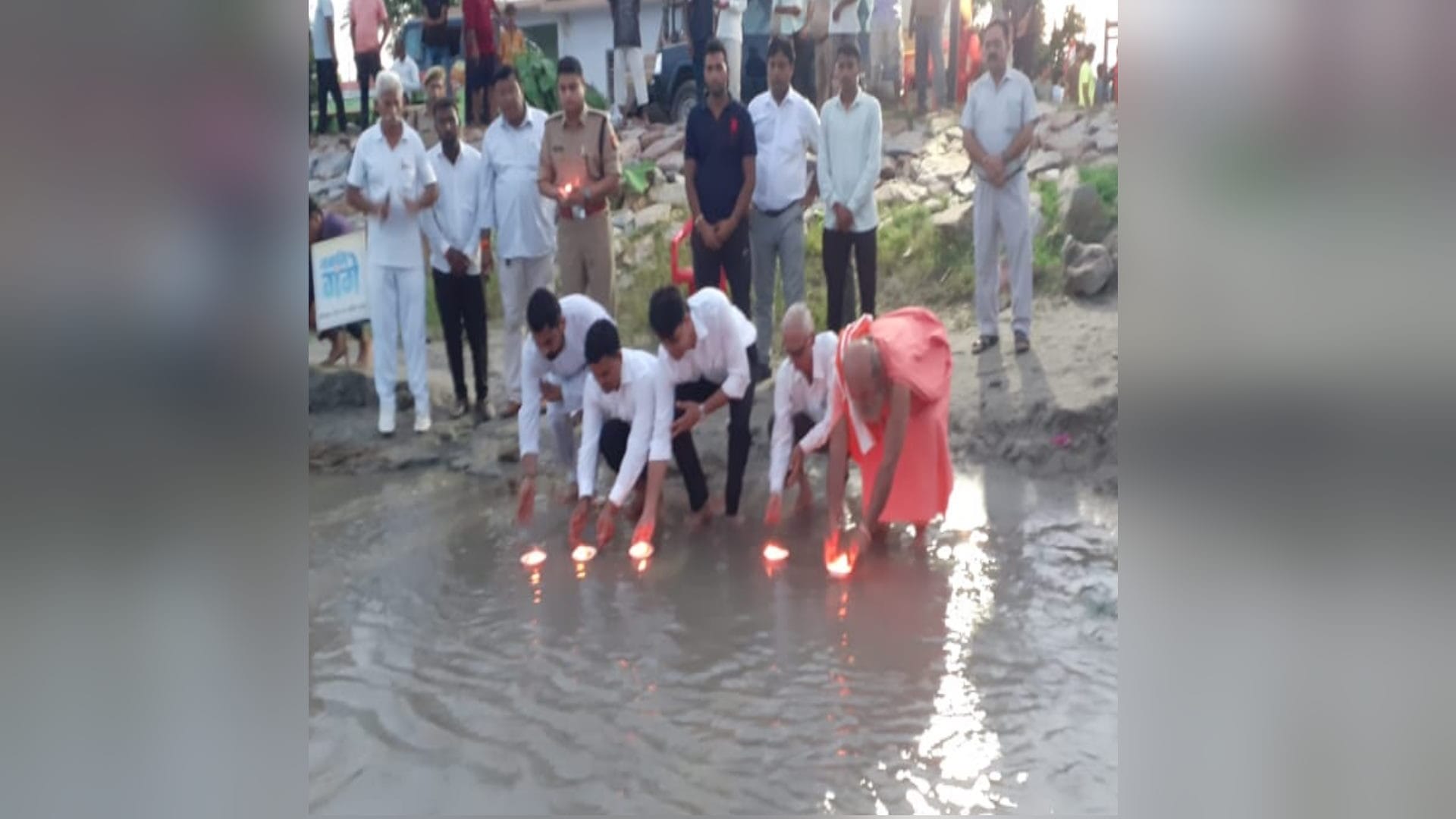 Ganga Maha Aarti started today in the historical city Hastinapur in Meerut