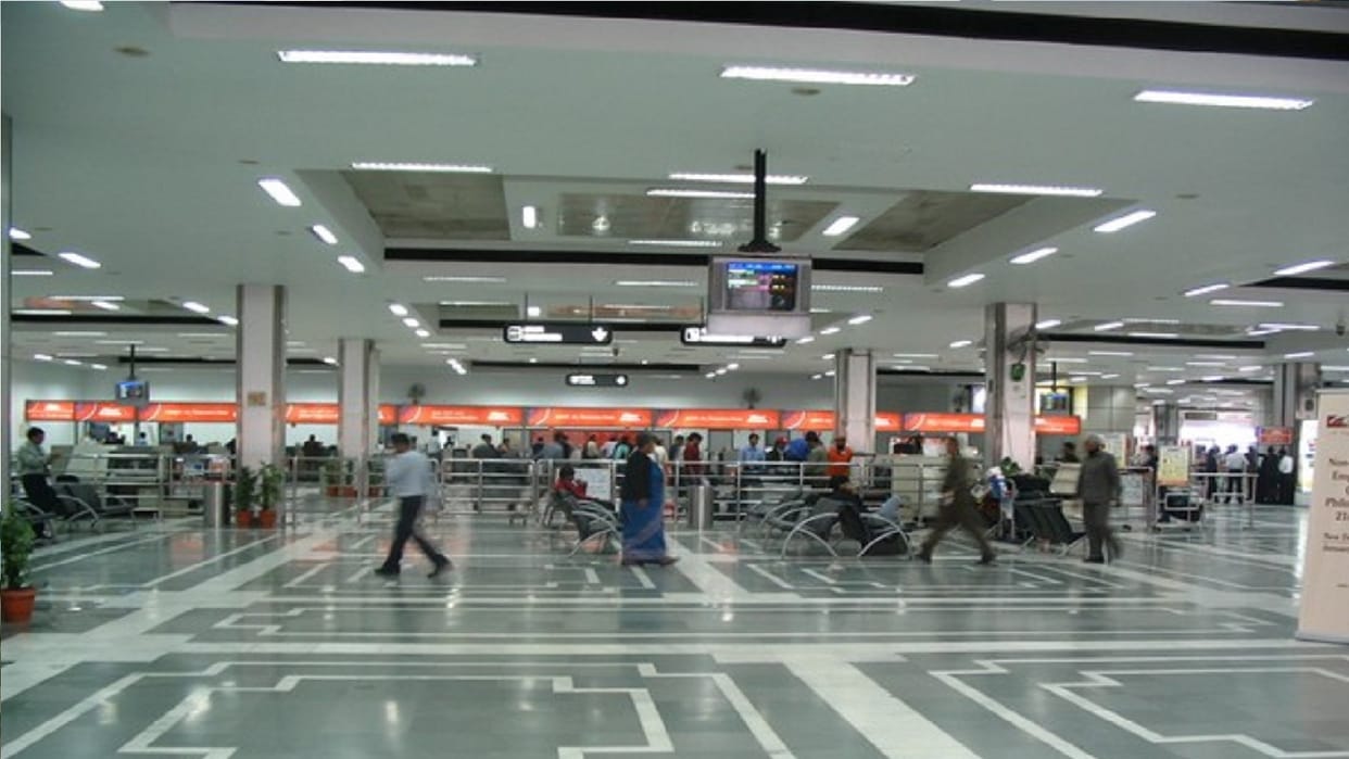 Air Customs at IGIA arrested 2 Indian departing from Delhi for Bangkok via Mumbai with Foreign Currency