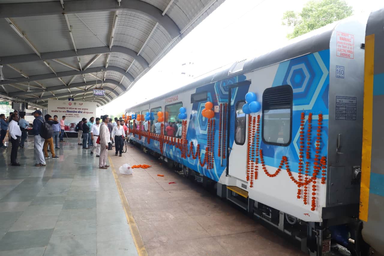 MP News: Vistadome coach service started in Jabalpur Janshatabdi Express, know the fare of which station