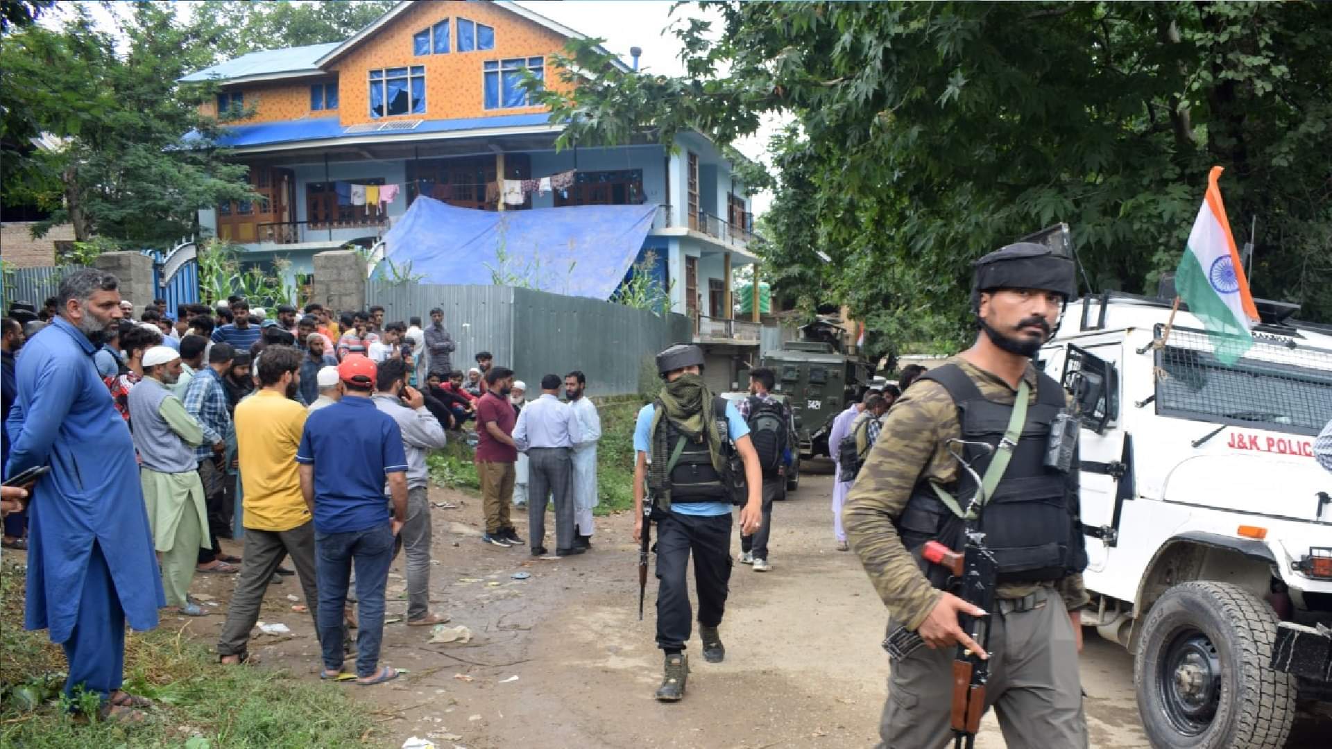 Kashmiri Pandit Sunil Kumar Bhatt shot dead by terrorists in Shopian