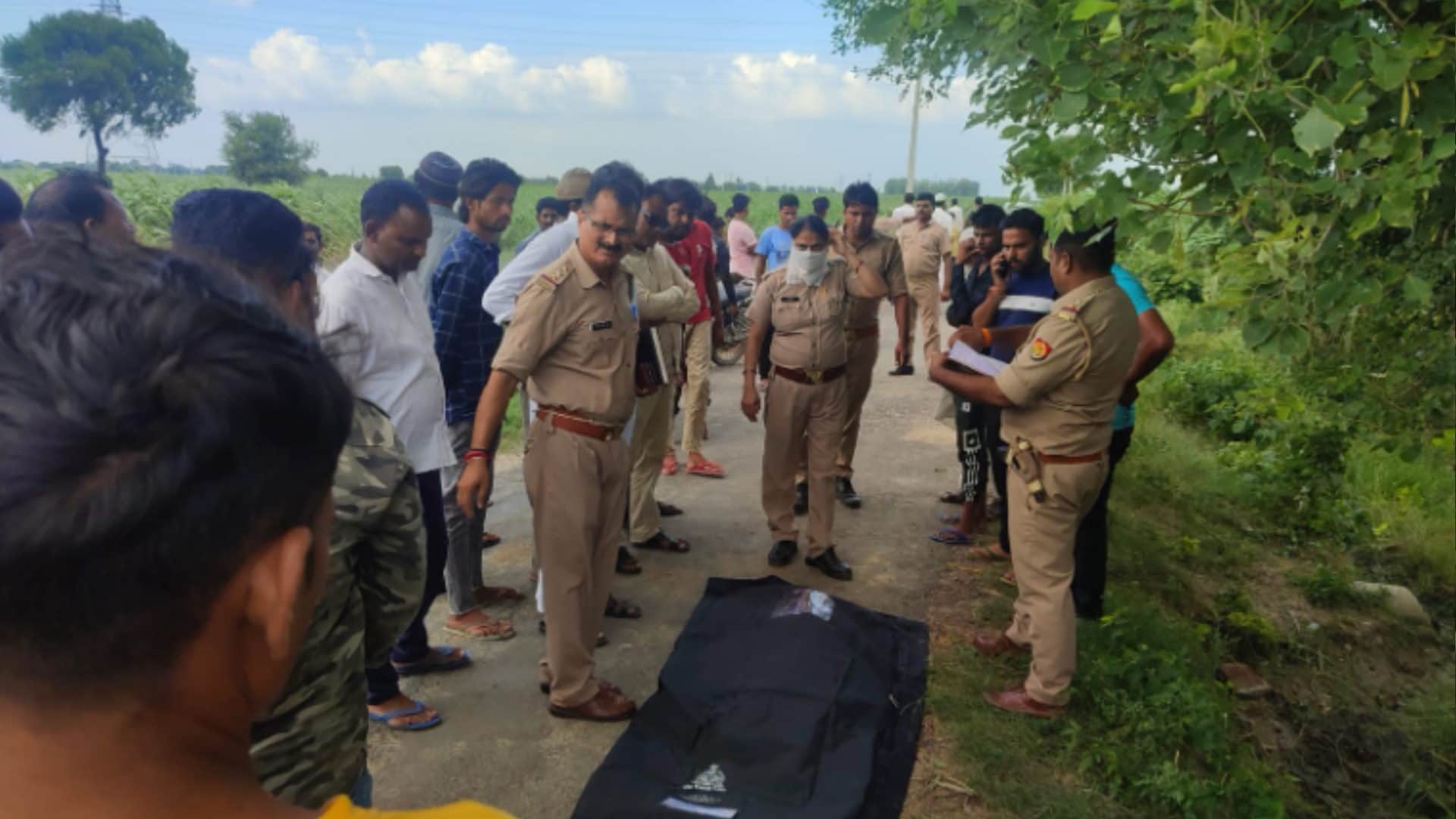 Triple Suicide Case: A Woman suicide by hanging with two two daughters in kharkhauda of Meerut
