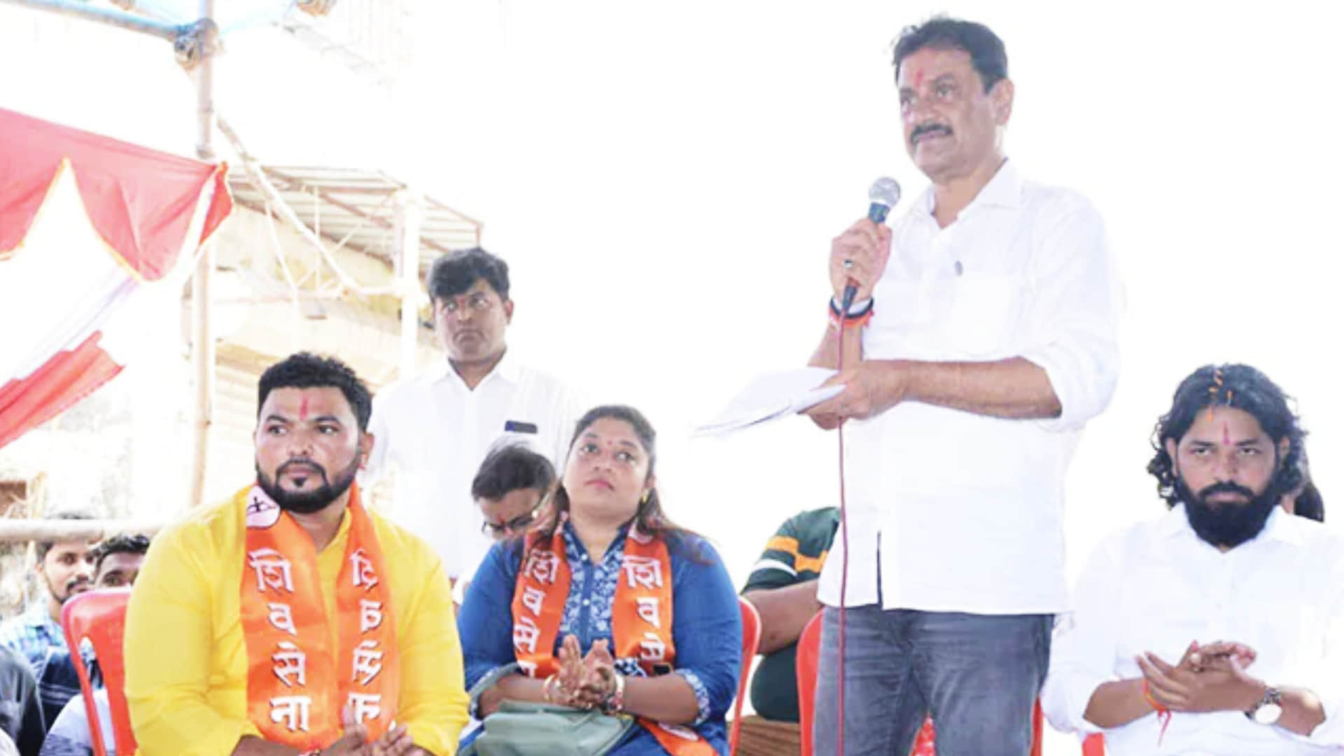 Shinde faction MLA threatens Sena workers; Thackeray supporters complain to police
