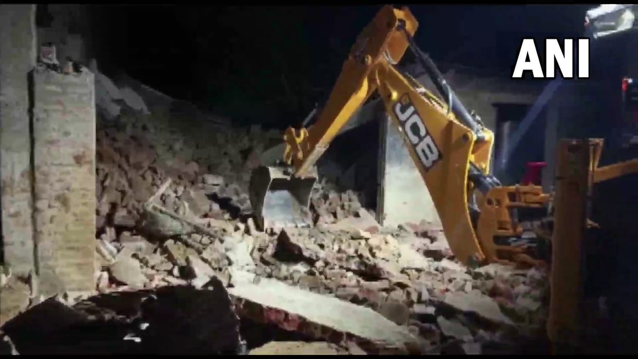 four dead, six injured after a truck rammed into a house on the road in Mainpuri
