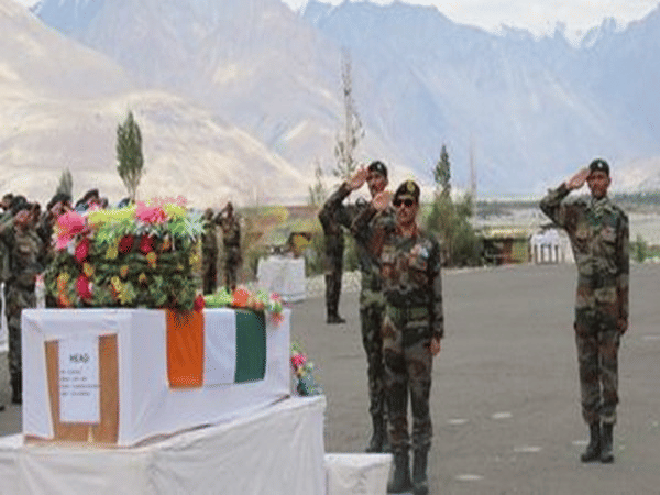 Martyr Chandra shekhar Harbola mortal remains Haldwani funeral military honors Uttarakhand News in hindi