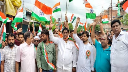 Grand tricolor journey of traders market resonated with Vande Mataram in varanasi
