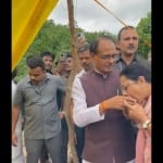 सीएम शिवराज ने पत्नी को अपने हाथों से भुट्टा खिलाया