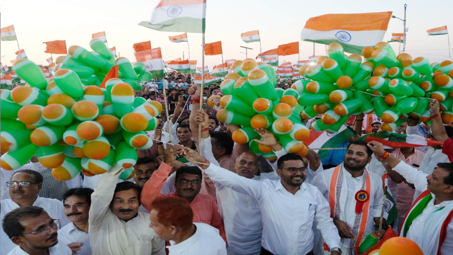 About one lakh people sang national anthem on Ramgarh Tal Gorakhpur