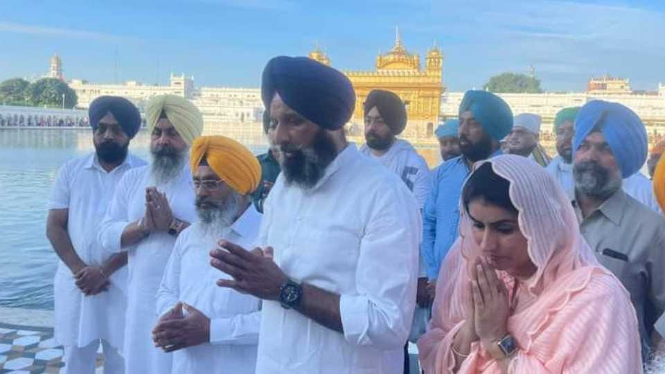 Bikram Singh Majithia arrives at Sri Harmandir Sahib