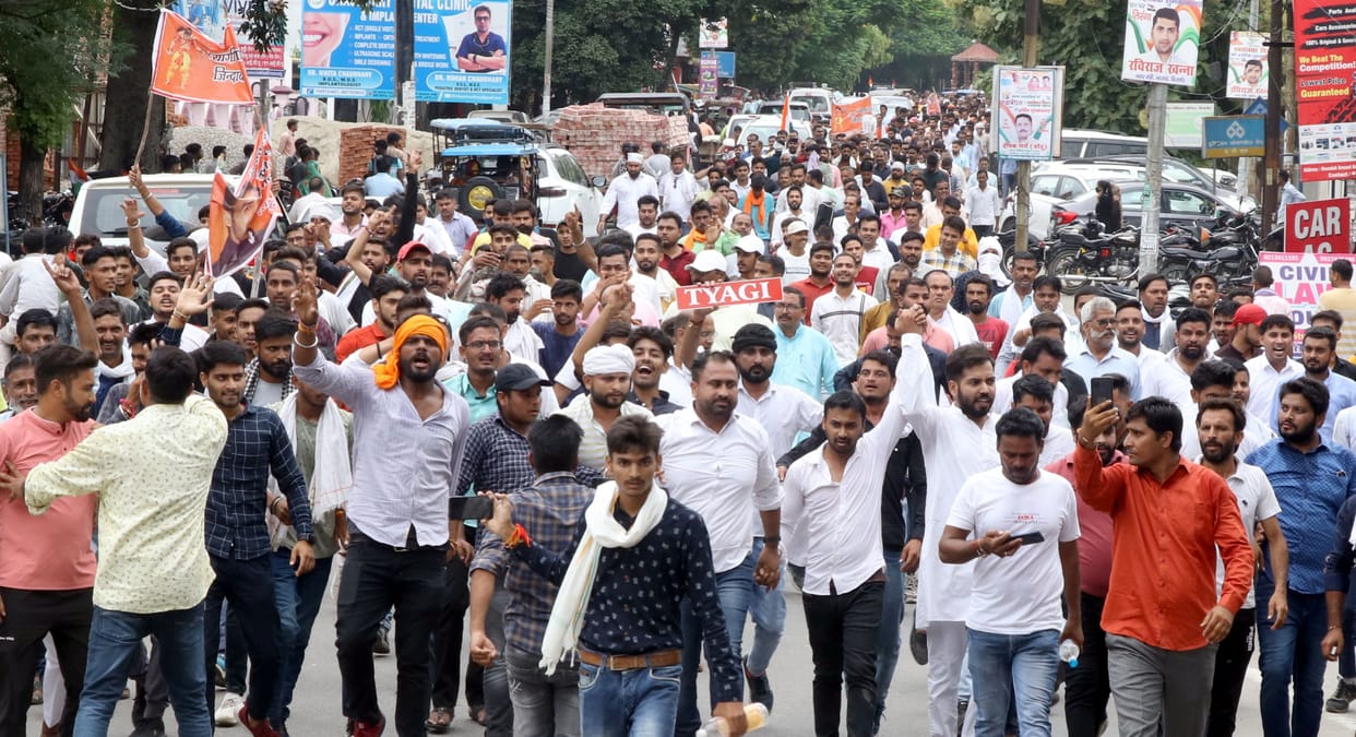 Tyagi society on the road in Srikant case, demonstration
