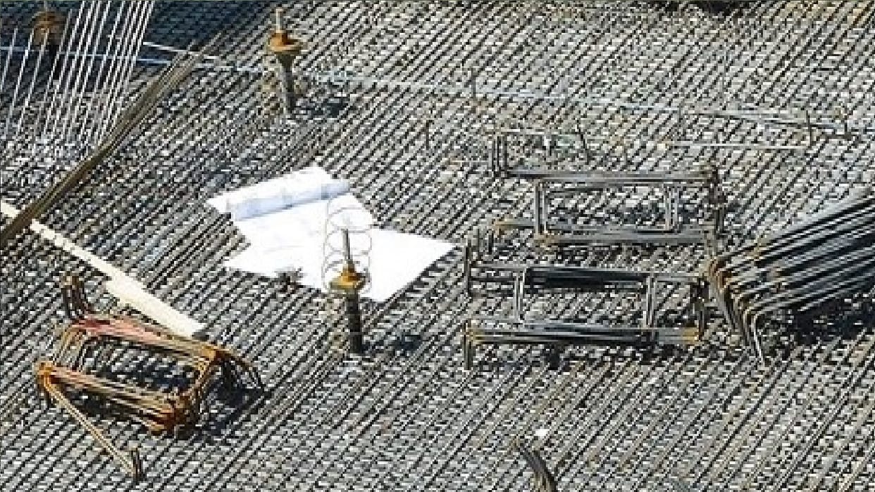 Construction work is going on in sealed buildings in Ghaziabad