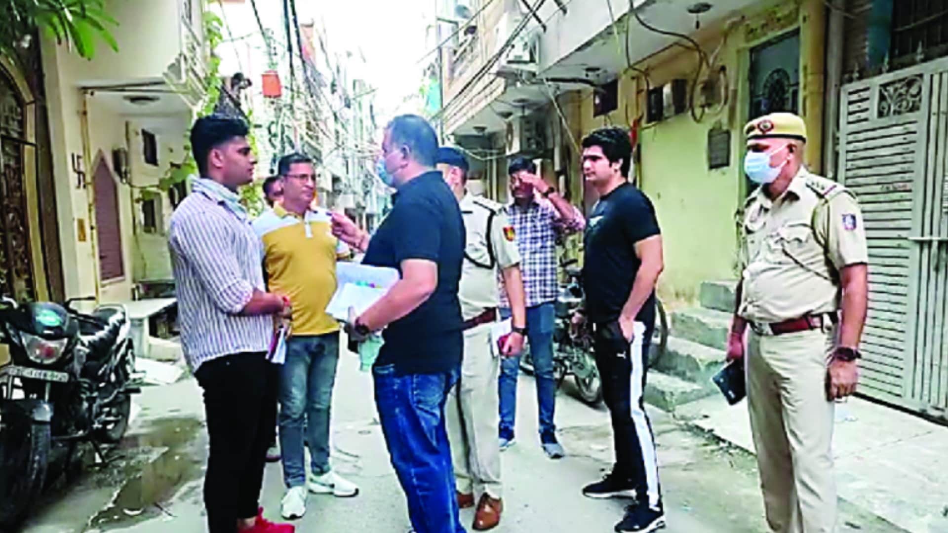 Welcome Double Murder Shashank scolded Harshit for not returning the money