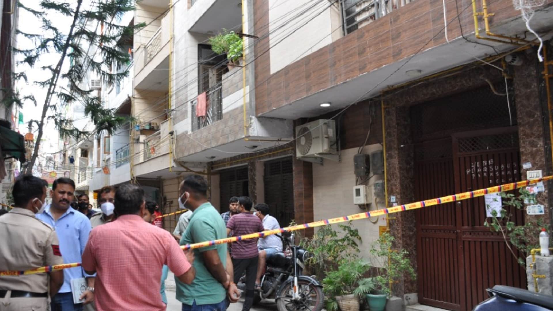 Welcome Double Murder Shashank scolded Harshit for not returning the money