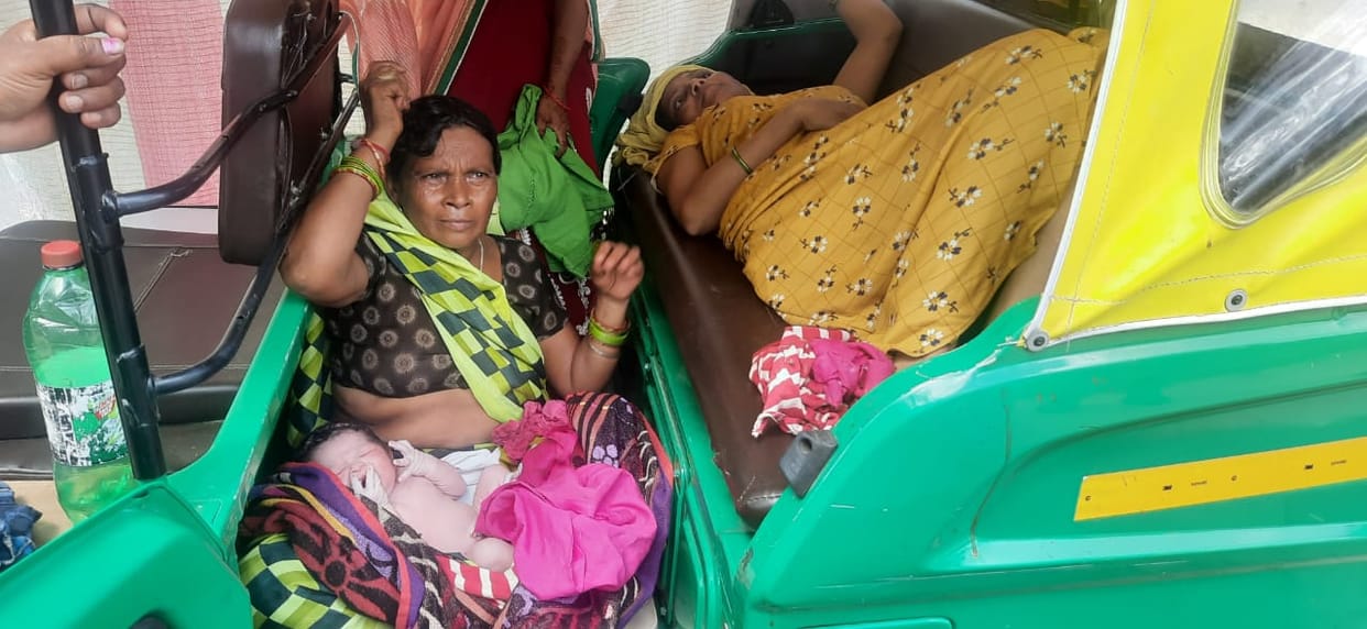 Kannauj: Maternity groaning from pain was not admitted, delivery took place in tempo