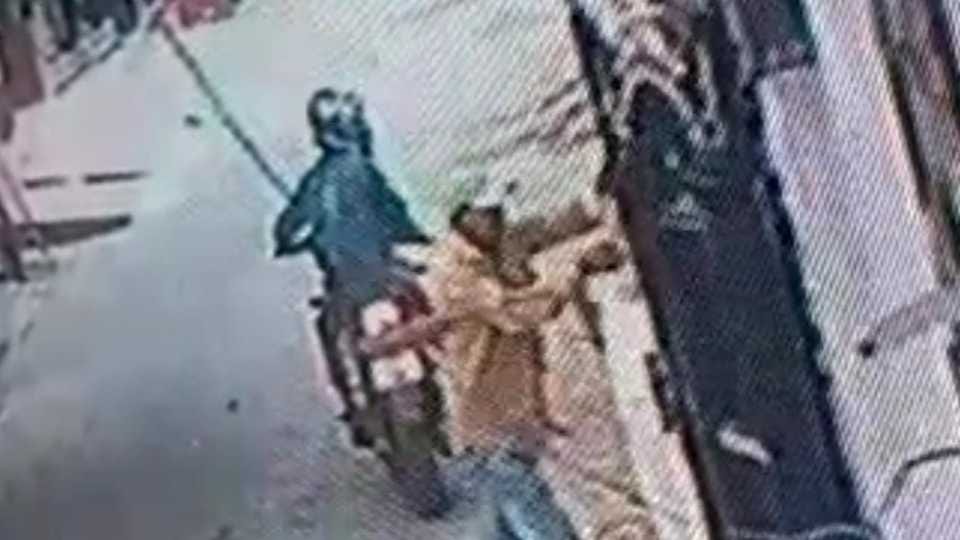 Two youths snatched chain from woman in Fatehabad