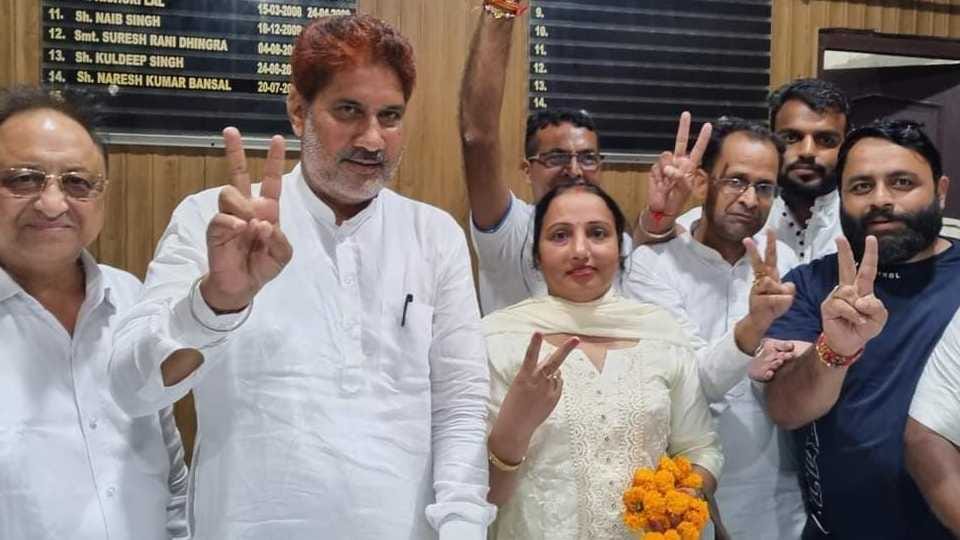 Neeru Saini became deputy head of Tohana Municipal Council