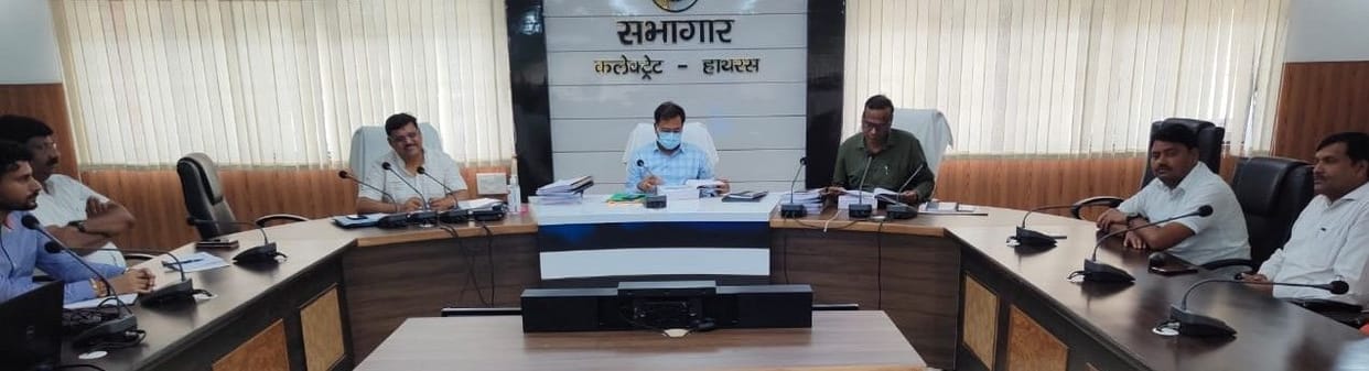 Hathras: DM angry for not having tender process for approved works
