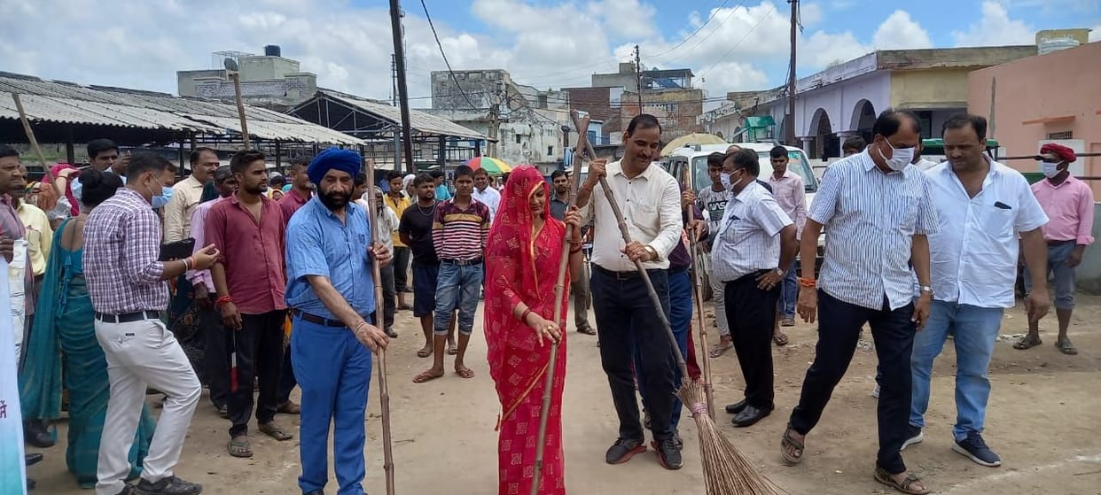 Hathras: Pink rally taken out in honor of women in Model village