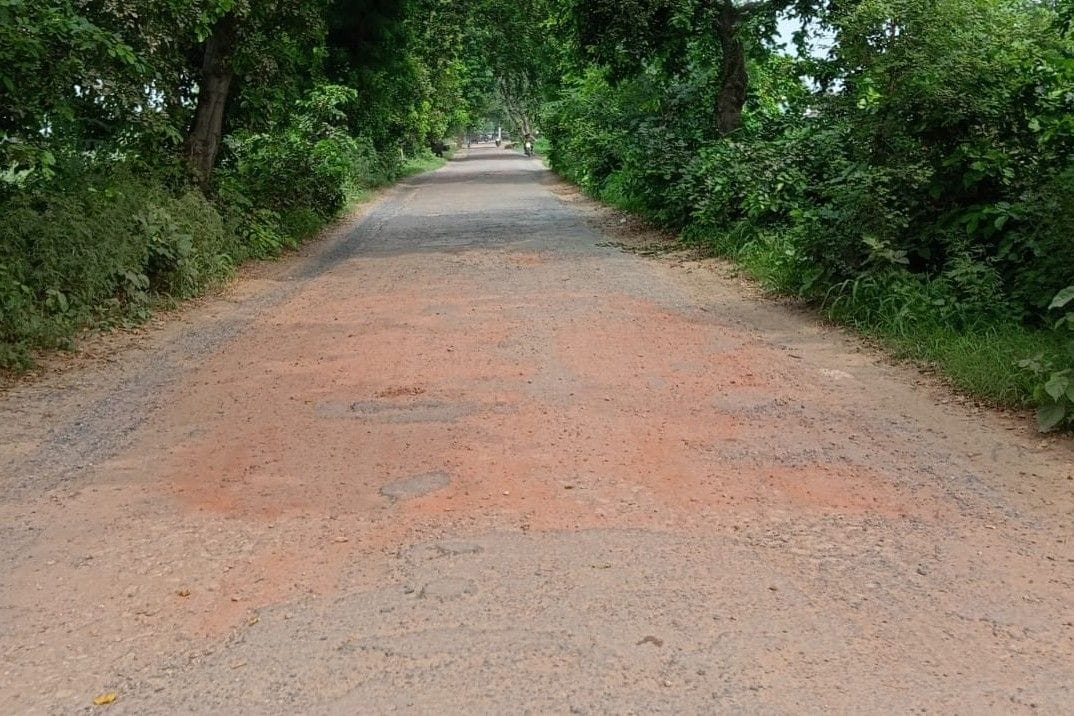 Hathras: Five months have passed, no approval for construction of any road has been received