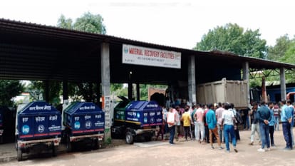 Meerut: Ambulance will reach to repair roads, robot vehicles will pick up garbage from narrow streets