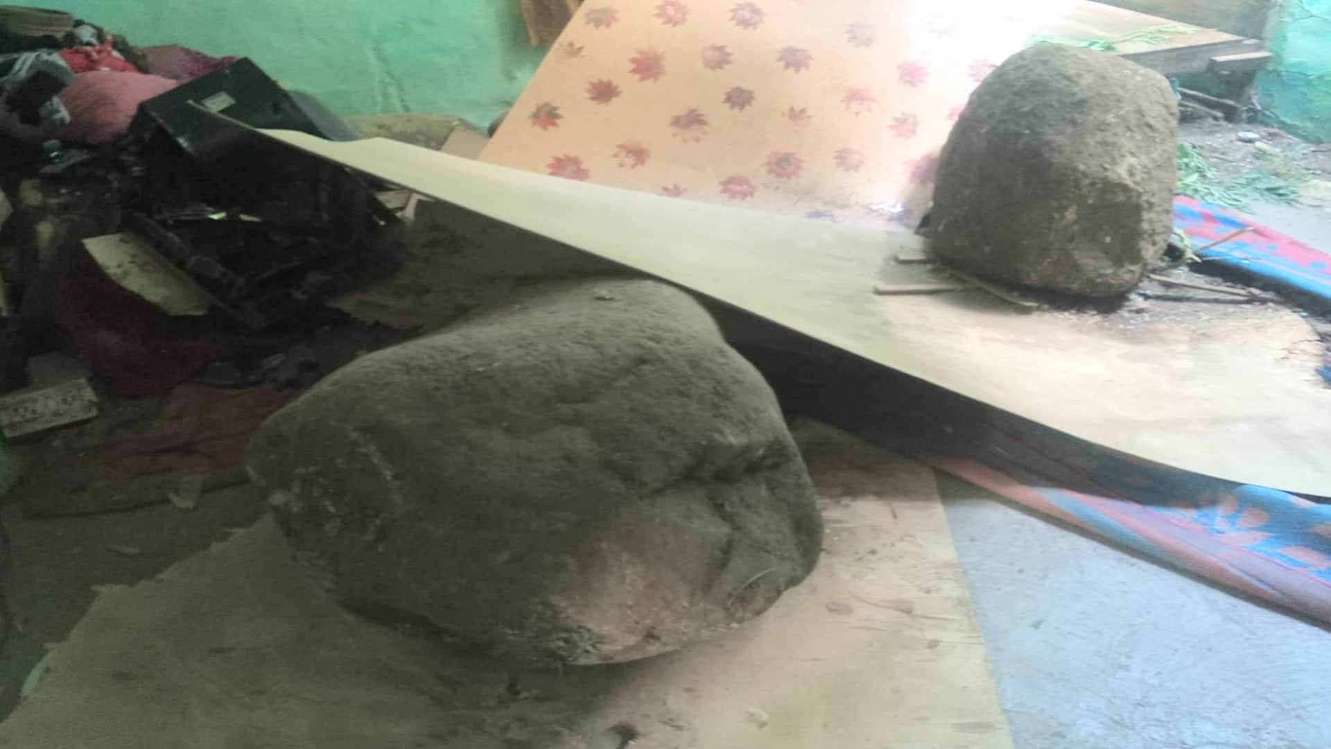 Himachal weather update, Heavy rain wreaked havoc, a dozen trees fell, vehicles buried in debris, see devastat