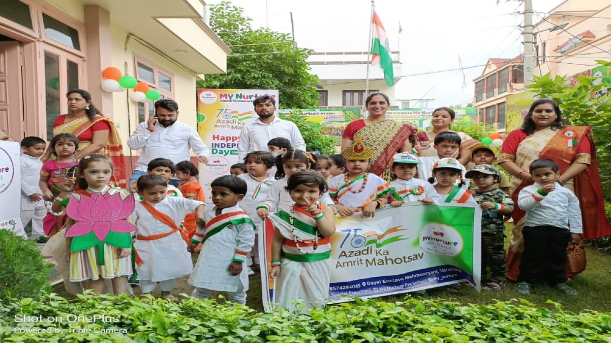 Kashi immersed in Jashn-e-Azadi womens scooty tricolor journey and children performed in school