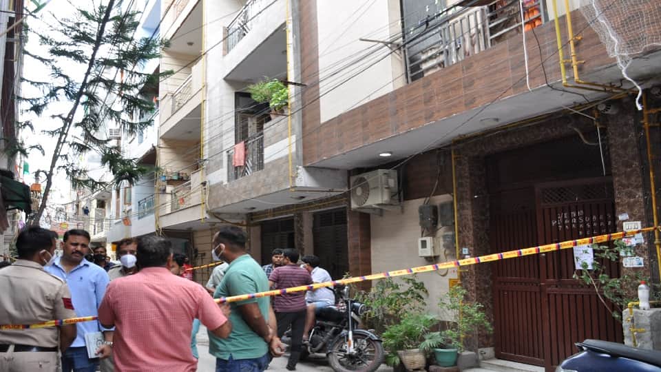 delhi police arrested the accused of killing two women in welcome area