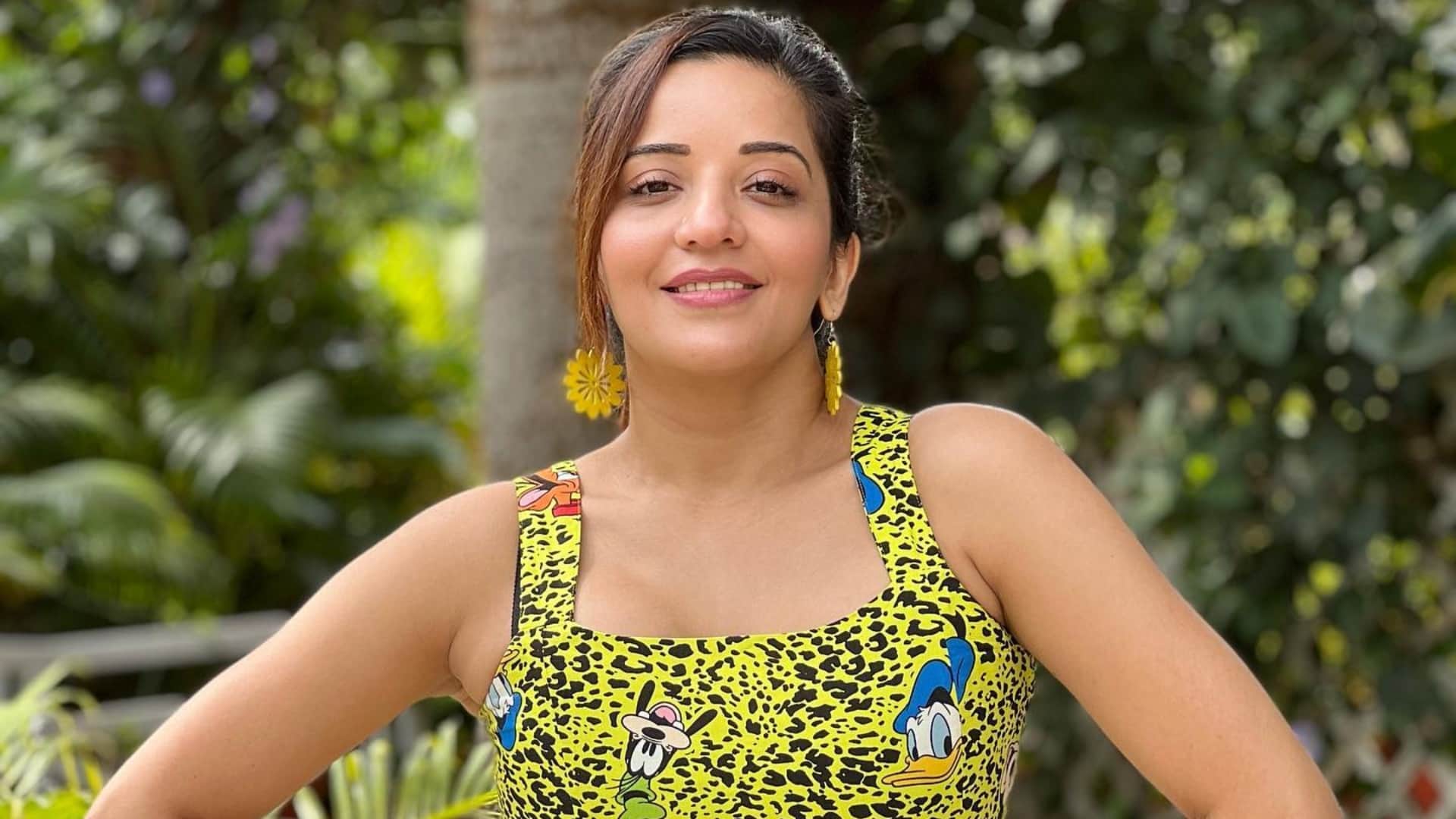 Bhojpuri: Monalisa latest photoshoot on stairs in crop top and mini skirt getting viral on internet