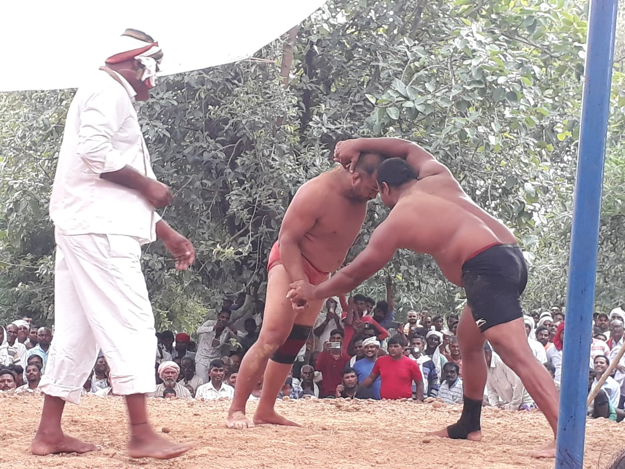 Wrestlers showed stamina in wrestling competition
