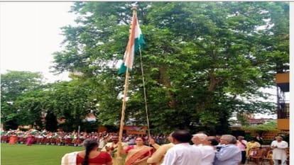 Kashi immersed in Jashn-e-Azadi womens scooty tricolor journey and children performed in school