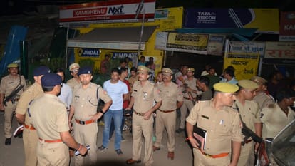 Police raided many places in search of robbers, no clue