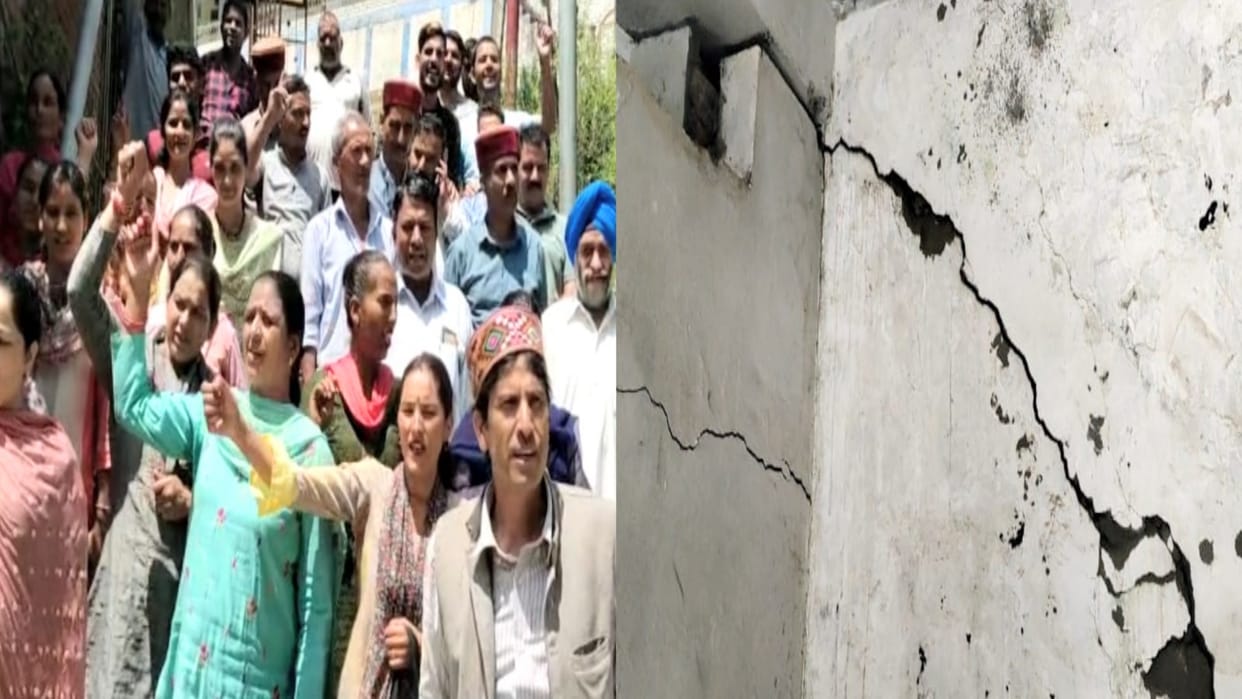 High school aut on the verge of collapse, parents protest for demanding repair