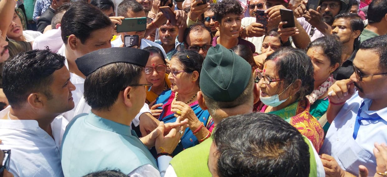 Martyrs relatives stopped CM Dhami, chandra shekhar, Kishan joshi hayat Singh