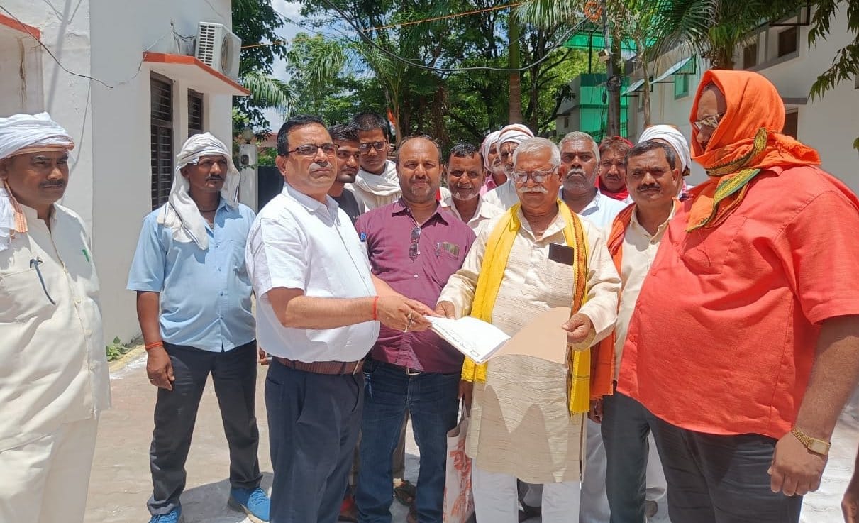 Farmers demand to declare Sonbhadra as drought-hit, submitted memorandum