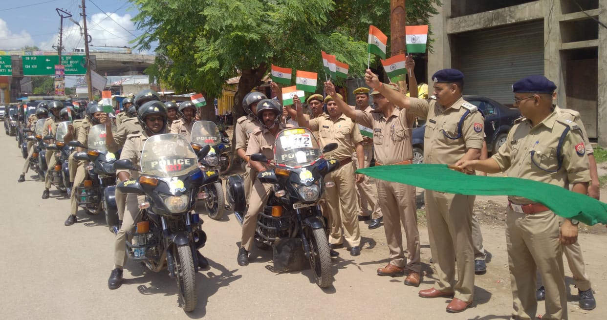 Awakened feeling of patriotism by taking out tricolor yatra
