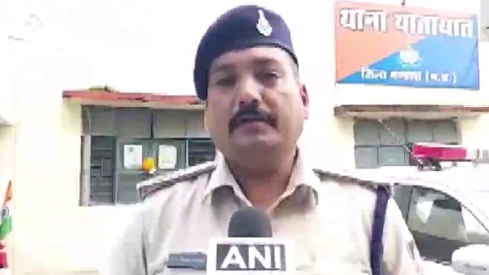 Robot made of scrap will handle traffic in Mandla, police officer made it for three thousand rupees