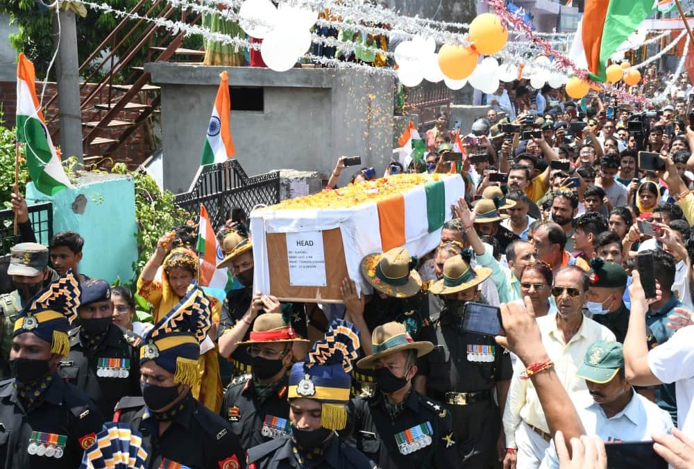 Uttarakhand Martyr Chandra shekhar Funeral after 38 year Family crying Photos