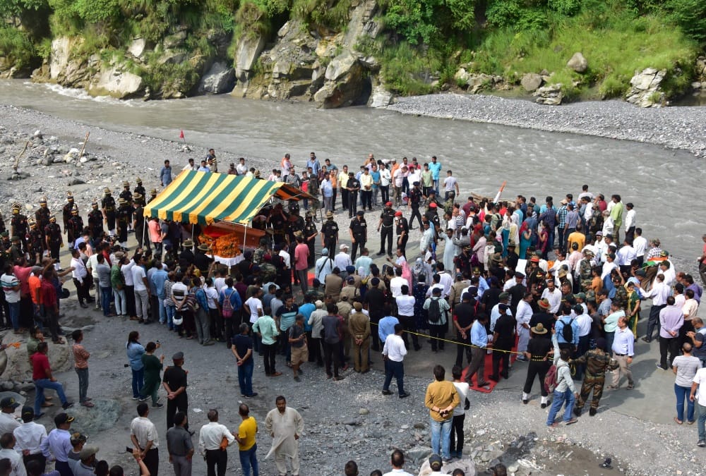 Uttarakhand Martyr Chandra shekhar Funeral after 38 year Daughters not seen father face last time photos