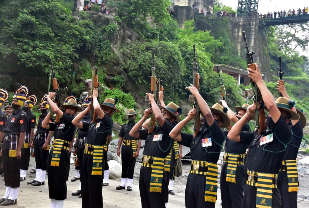 Martyr chandrashekhar harbola siachen indo pak war Ex-servicemen shared pain