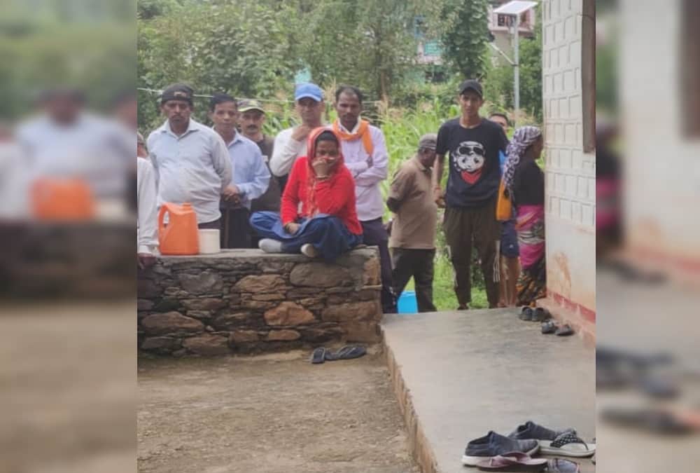 Pahalgam ITBP bus Accident: Uttarakhand Martyr Dinesh Family crying Badly and wait for dead body