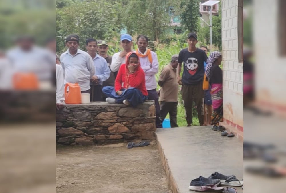Pahalgam ITBP bus Accident: Uttarakhand Martyr Dinesh Family crying Badly and wait for dead body