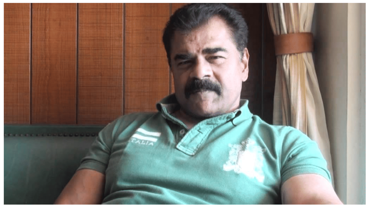 Sharat Saxena reveals actors like him are not invited to bollywood parties Stars only talk to other celebs
