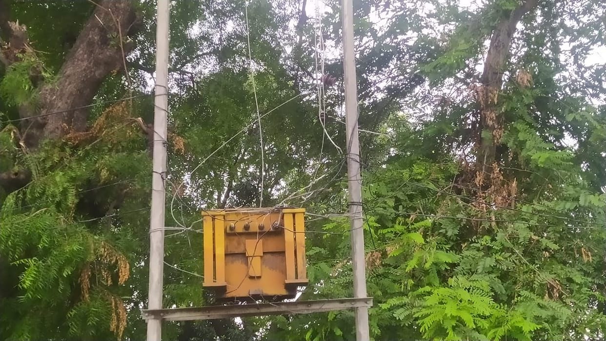HT line wires broken, power stalled in 20 villages