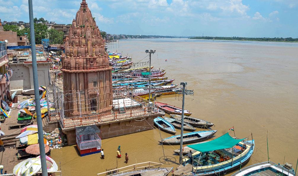 ganga Water level increased by three and a half meters in 36 hours in varanasi